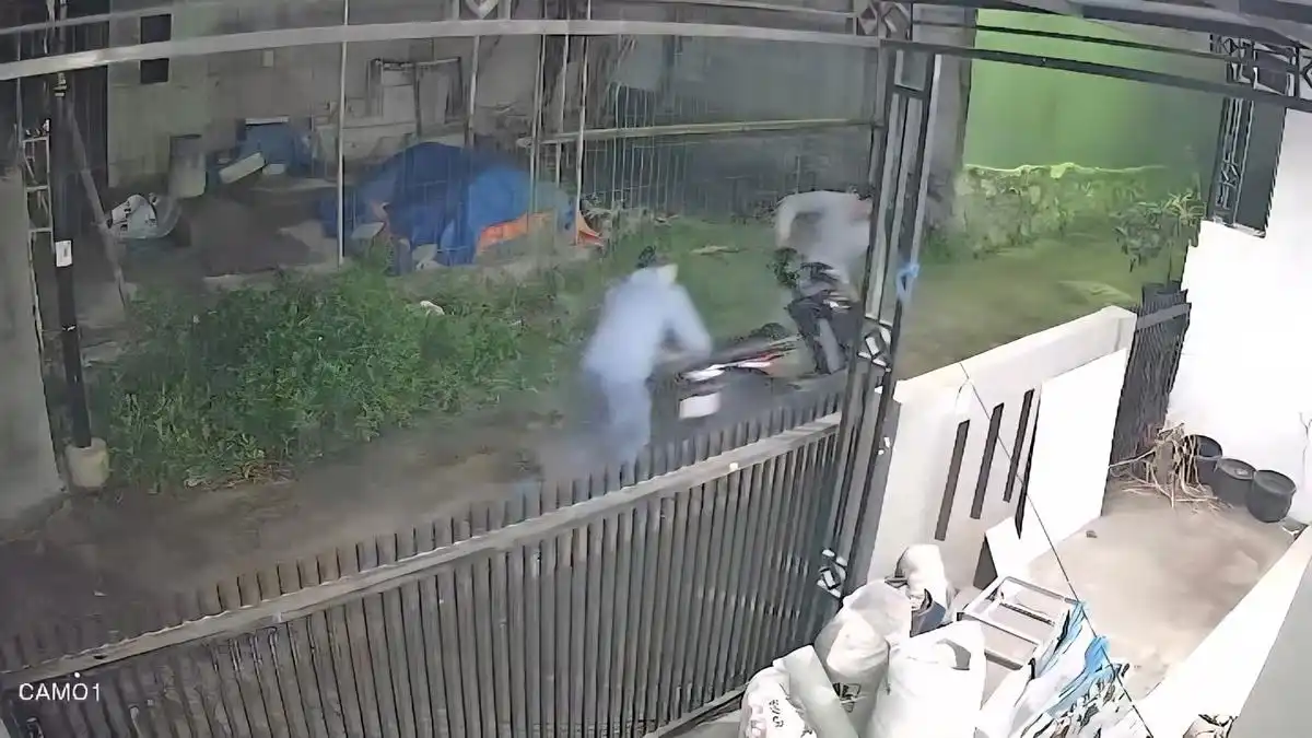 Dua Pencuri Angkut Sepeda Motor dari Rumah Warga di Pancoran Mas