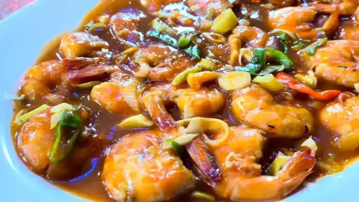 Menjelajah Kuliner Ternate: Seafood Segar dan Jajanan Kekinian di Sekitar Kedaton