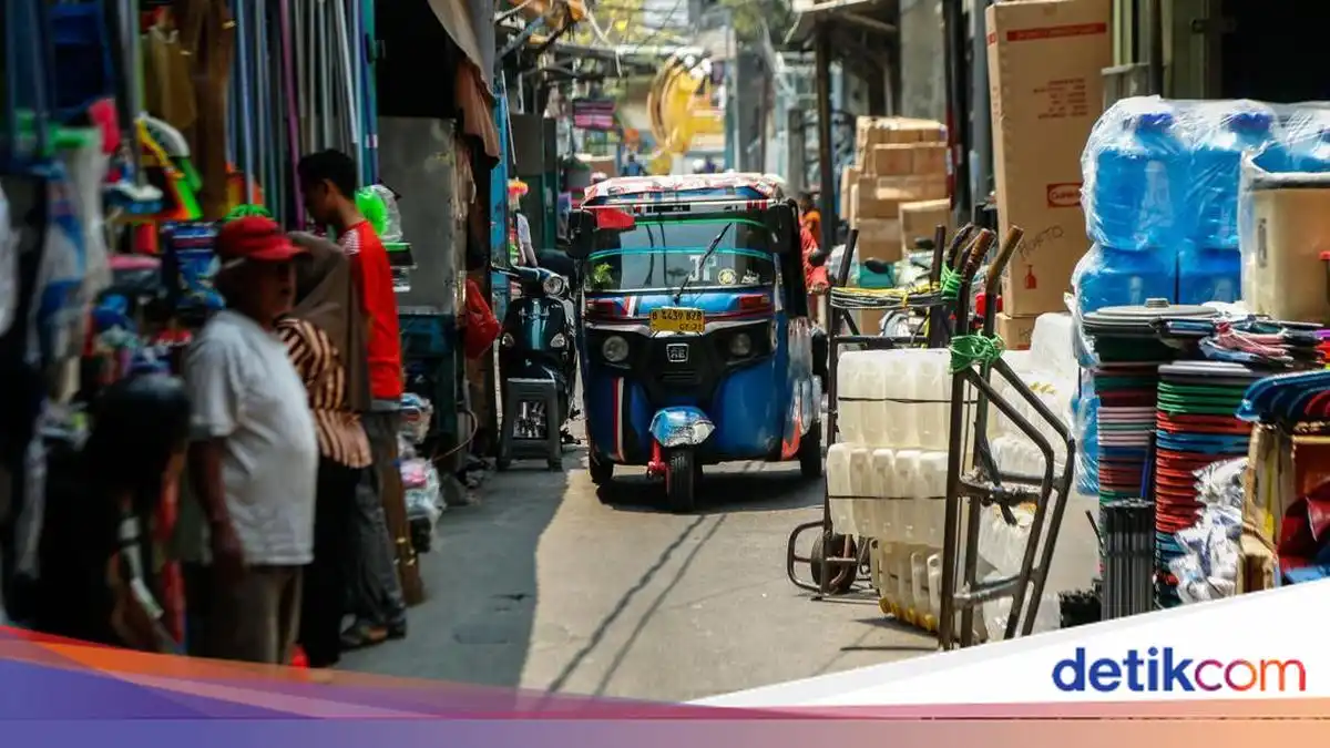 Bajaj Jakarta di Tengah Susutnya Penumpang dan Gempuran Transportasi Modern