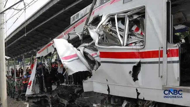 Transkripsi ini berisi percakapan awak di lokomotif KA Anggrek dengan PPKP timur sebelum dan setelah tabrakan terjadi