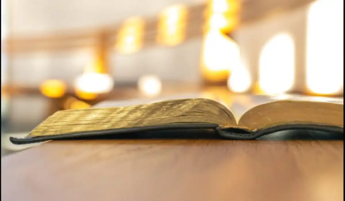 Perbandingan Alkitab dan Al-Quran Persamaan, Perbedaan, dan Makna Teologis