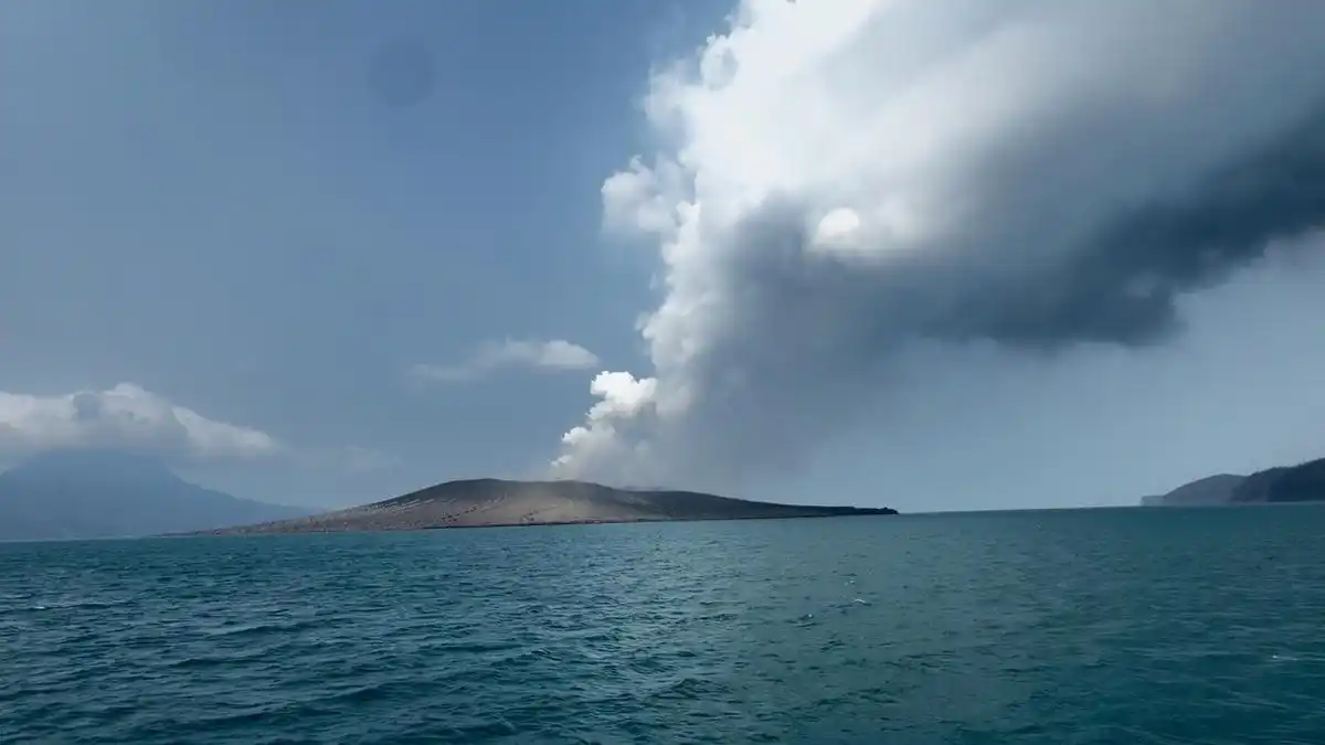 Aktivitas Seismik Gunung Anak Krakatau Tercatat 68 Kali dalam Sehari