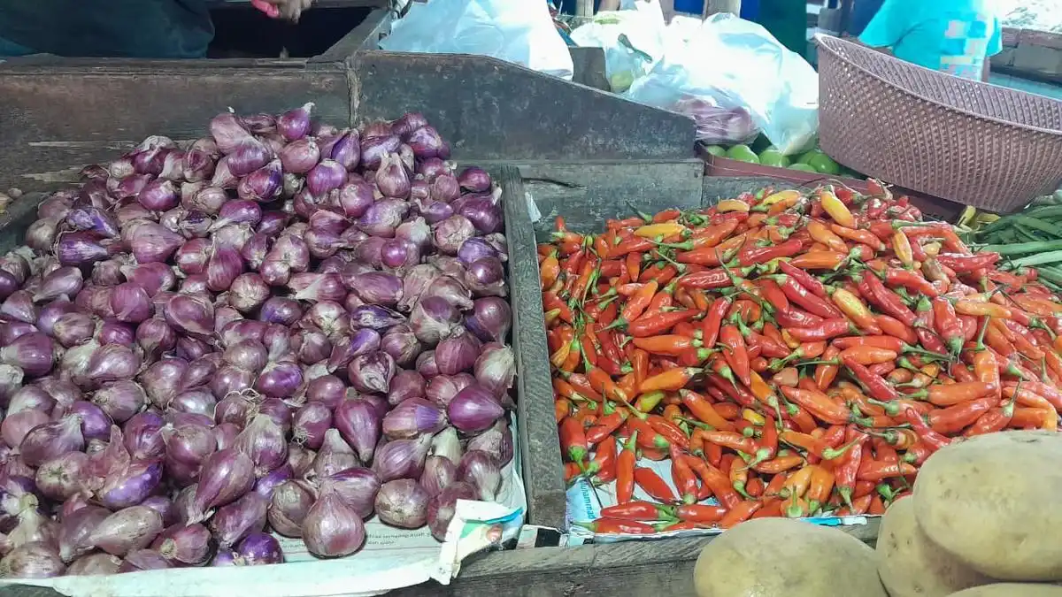 Kenaikan Harga Cabai Menekan Belanja Warga dan Penjualan Pedagang Pasar Senen