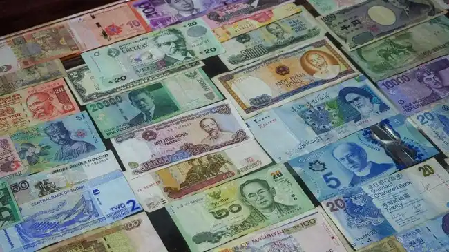Tekanan Dolar Menyeret Sejumlah Mata Uang Asia, Rupiah Melemah ke Rp17.935 per Dolar AS