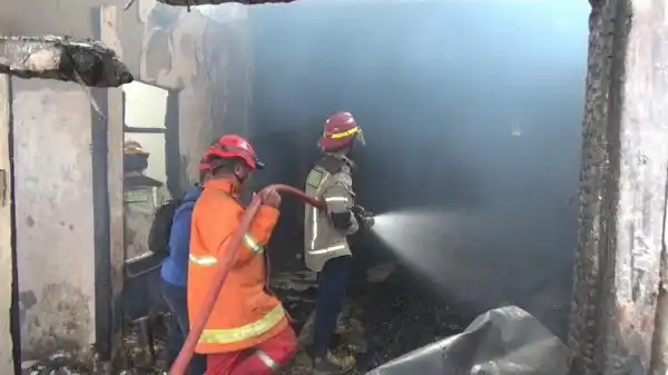 Gudang Perlengkapan Dekorasi Pernikahan di Purwakarta Hangus Terbakar