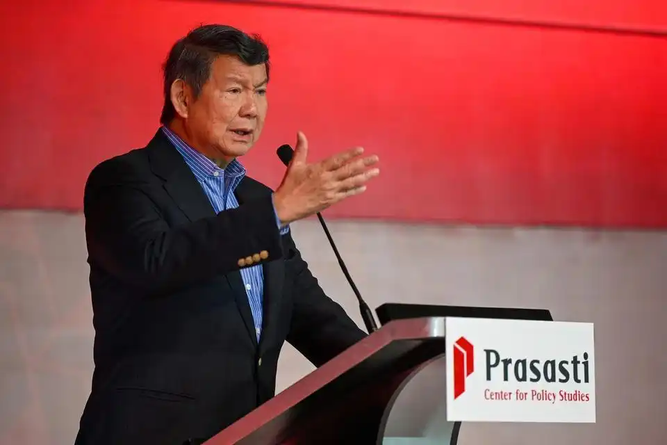 Rencana Ponsel Pintar Gratis untuk Memperluas Akses Bansos Digital