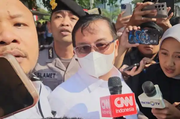 Rustian Pulang Setelah Diperiksa KPK, Statusnya Masih Saksi dalam Kasus OTT BNPB