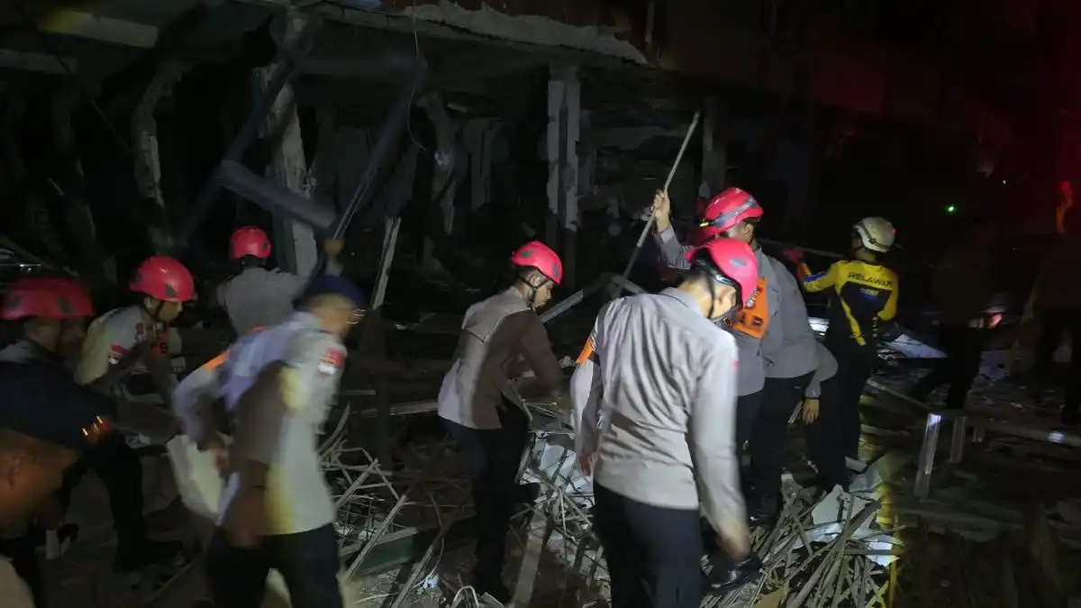 Ledakan di Pertokoan Pasar Cimanggis, Delapan Korban Dibawa ke Rumah Sakit