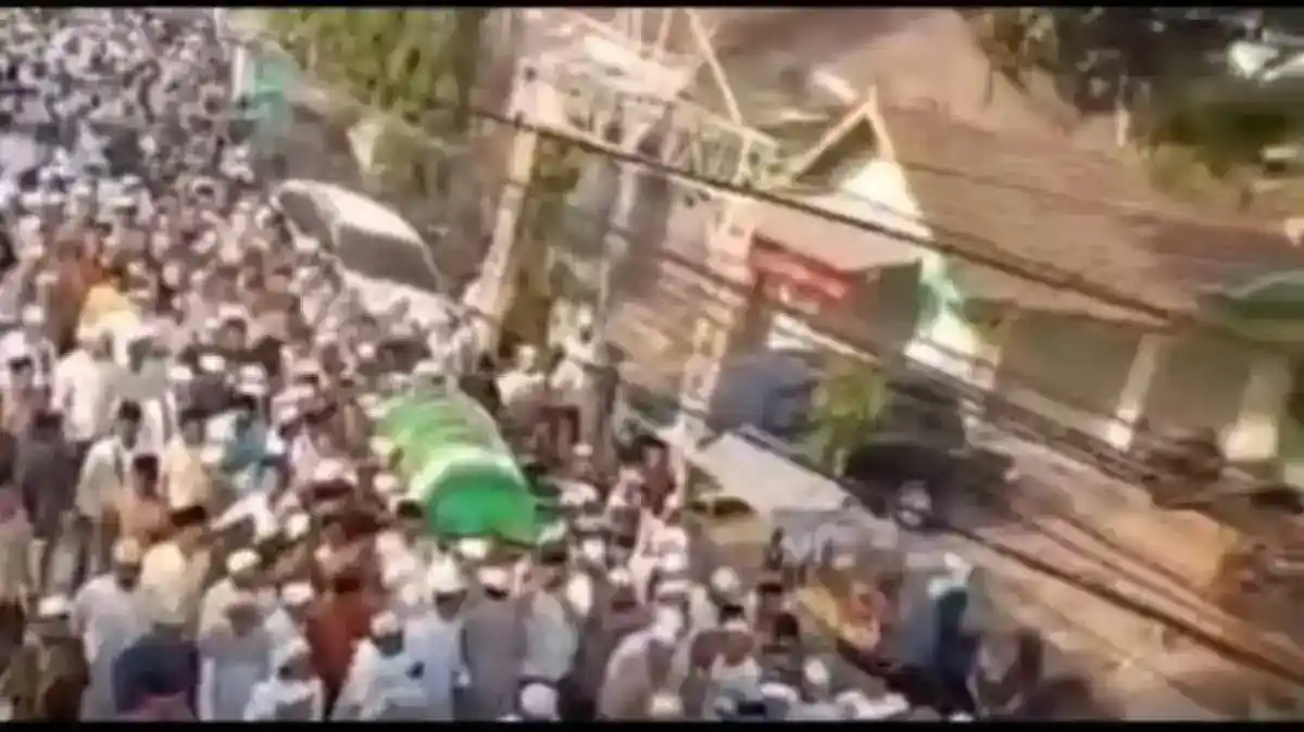 KH Syukron Ma’mun Wafat, Jejak Dakwah dan Pesantren Daarul Rahman