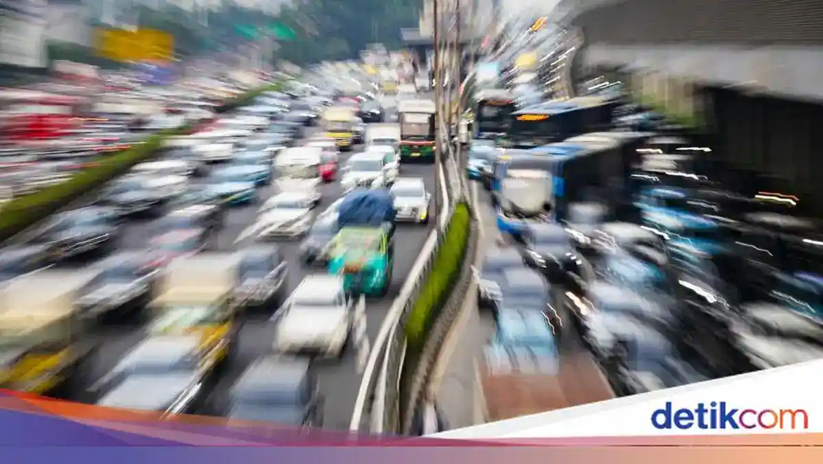 Kepadatan Menyebar di Tol Menuju Jakarta pada Senin Pagi