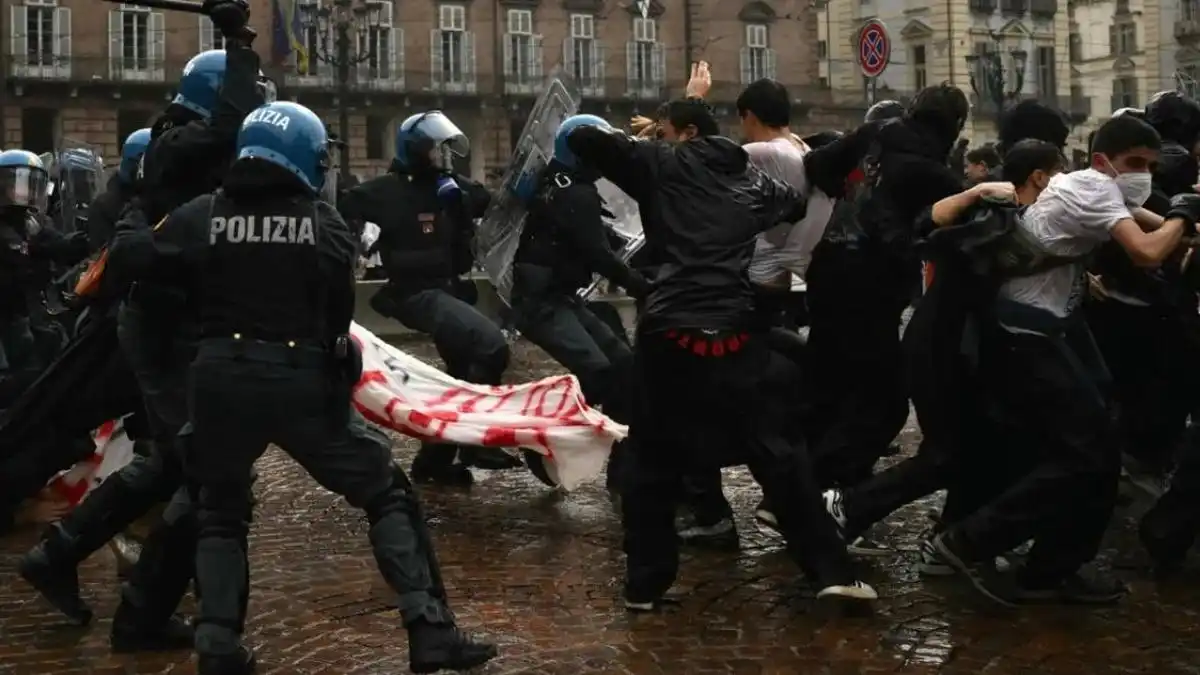 Demo Biaya Hidup di Italia Ricuh, Puluhan Orang Ditangkap