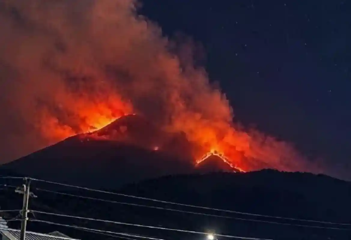 Kebakaran Hutan di Gunung Sumbing Meluas, Api Masih Terpantau di Dua Petak