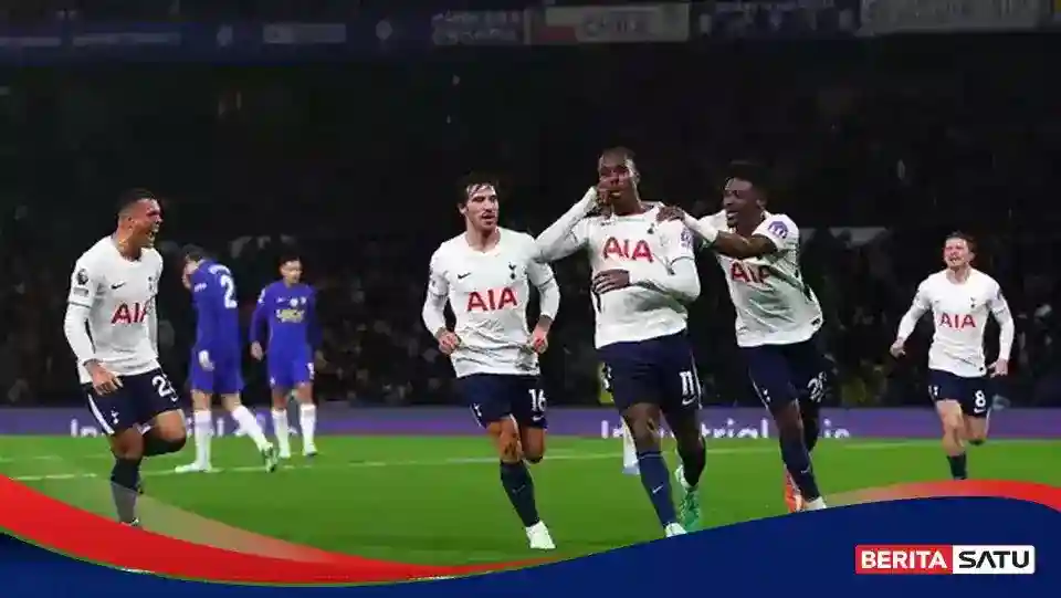 Tottenham Tundukkan Chelsea di Stamford Bridge, Palmer Diusir pada Babak Kedua