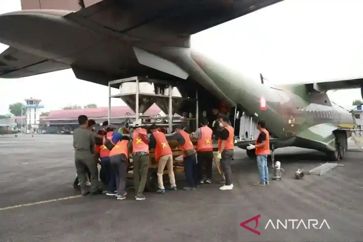 Tiga Pesawat TNI Dikerahkan untuk Mendukung Penanganan Karhutla di Kalimantan