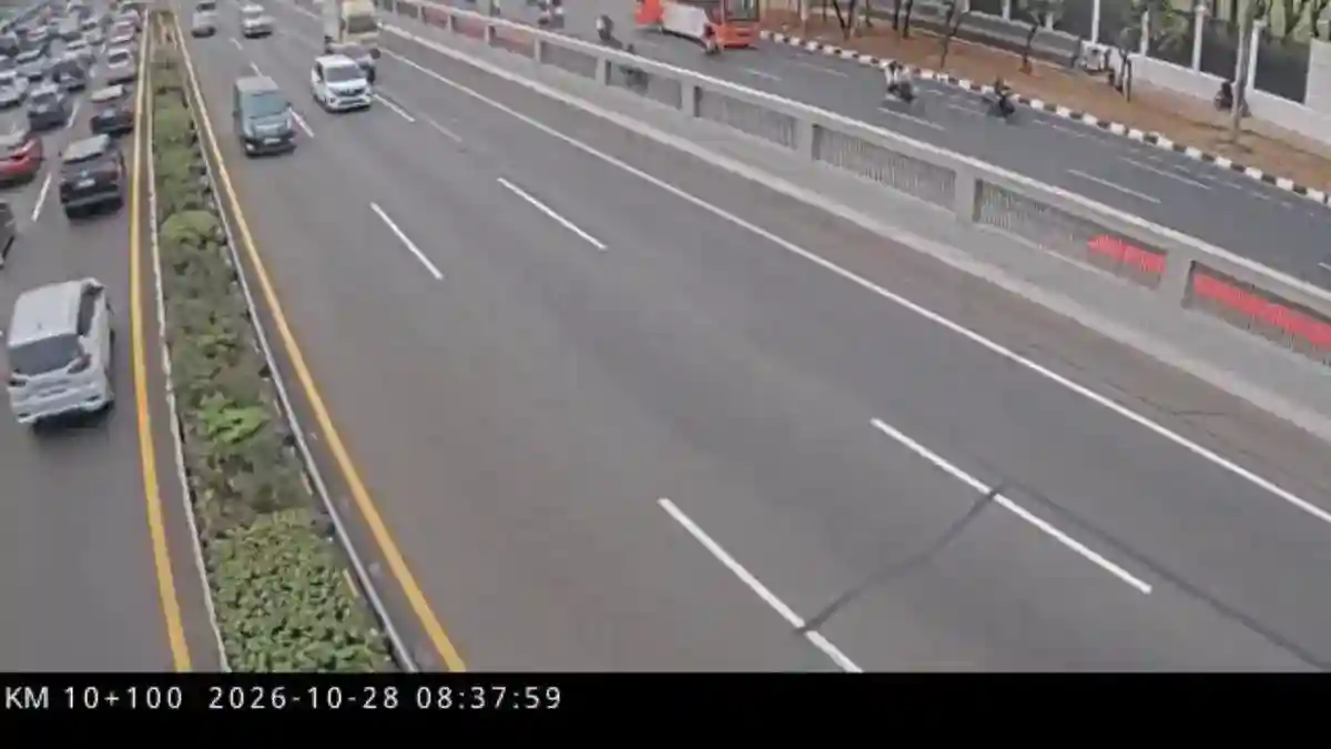 Kepadatan Mulai Terlihat di Tol Dalam Kota Jakarta Menjelang Aksi 28 Oktober