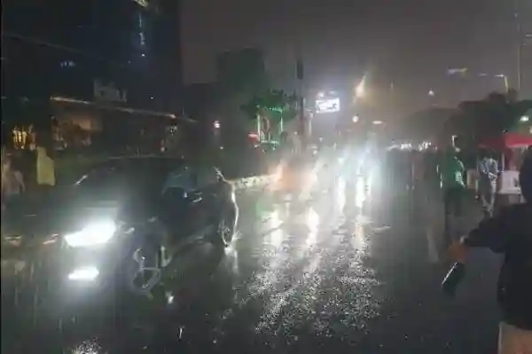 Akses ke Bundaran HI Dibuka Bertahap Seusai Massa Demo Membubarkan Diri
