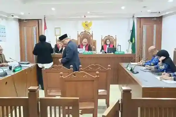 Ahli Legalisasi Dokumen Hadir dalam Sidang Gugatan Ijazah Jokowi di PN Jakpus