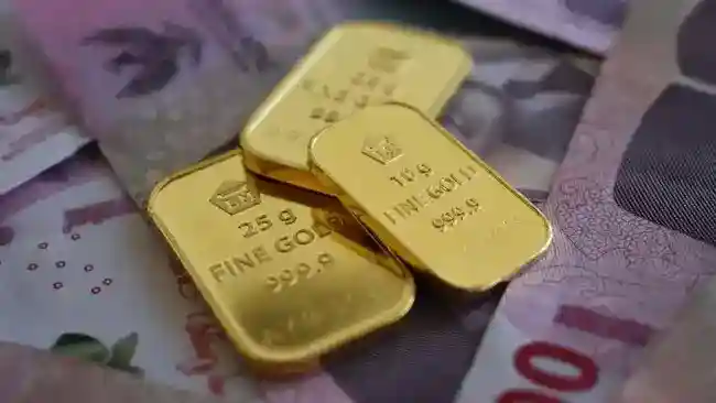 Emas Bergerak Terbatas Usai The Fed Tahan Suku Bunga